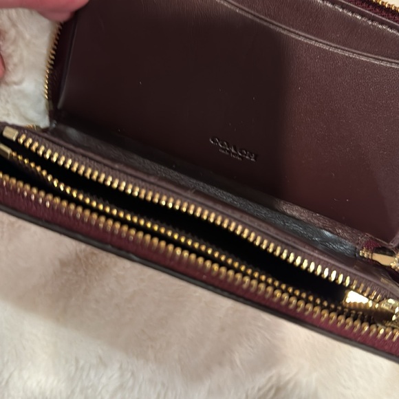 Coach sparkly wristlet - Picture 4 of 7